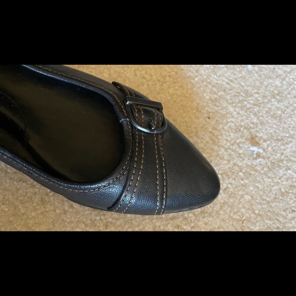 B.O.C. 6.5 Brown Round Pointed Toe Leather Buckle - Flats - Picture 5 of 6